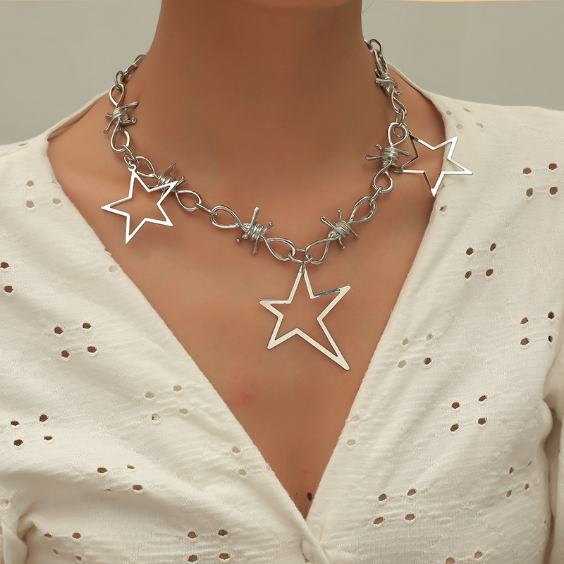 Hot-selling Geometric Exaggeration Dark Thorns Clavicle Chain Fashion Hollow Five-pointed Star Alloy Necklace display picture 1