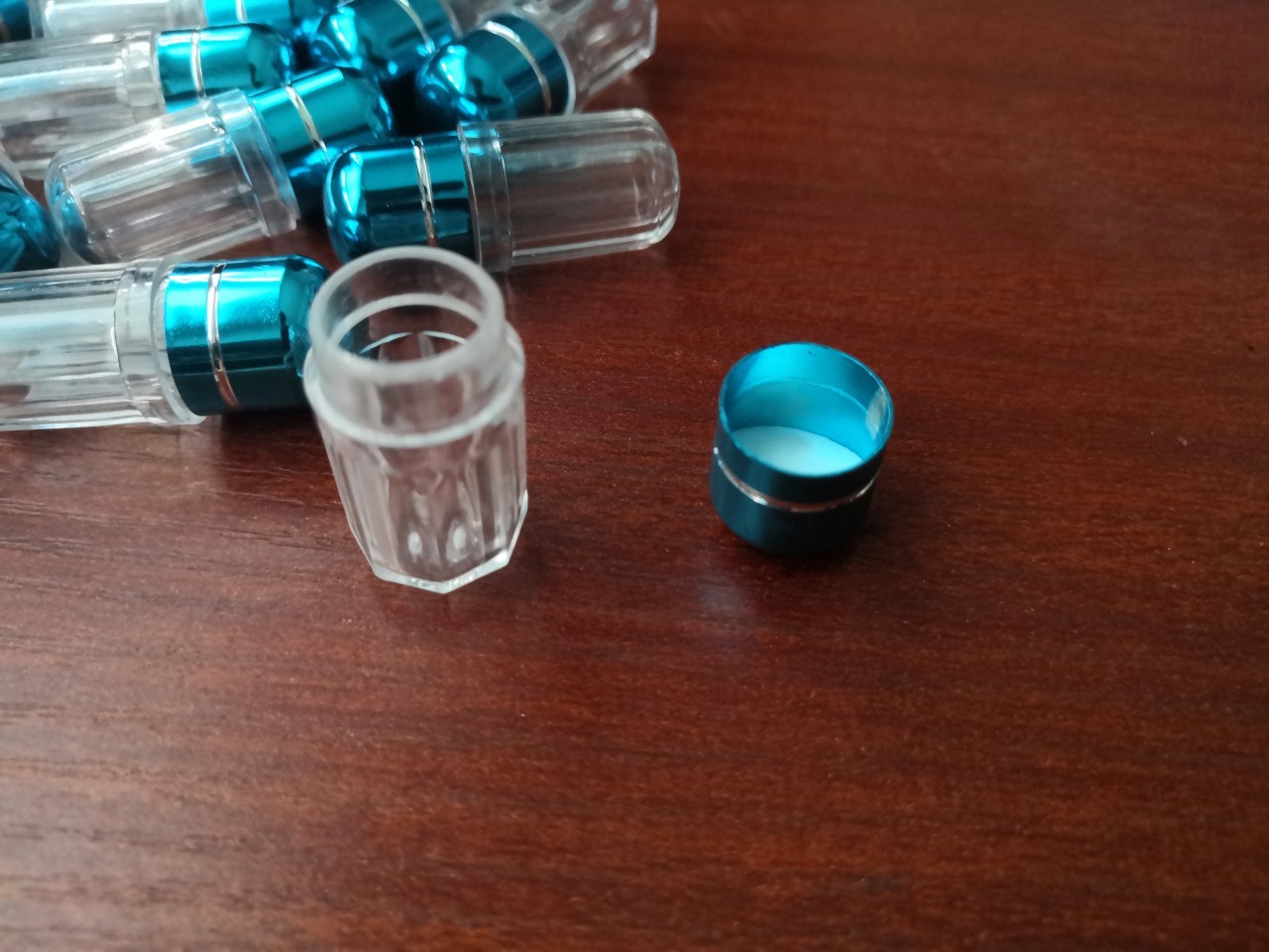 胶囊样品分装便携瓶大口径透明圆柱型包装瓶子电化铝配加垫片批发