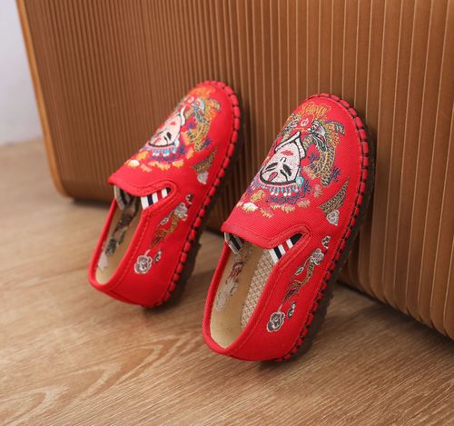 Girls Chinese folk dance hanfu embroidered shoes boys shoes, Beijing handmade shoes, thousand layer sole dance shoes, national Hanfu Clothing shoes