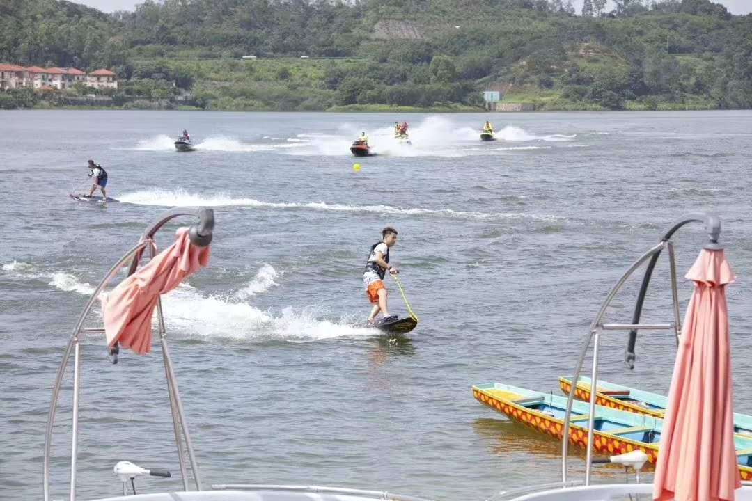 快艇CE认证动力滑板摩托艇水上冲浪板滑板车电动水上冲浪板动力-阿里巴巴