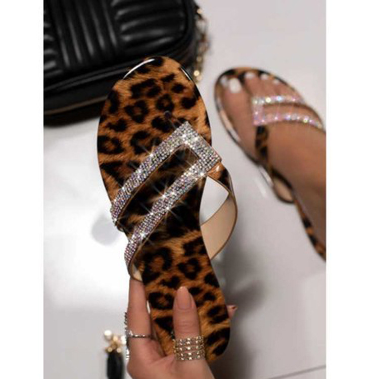 New style water diamond flat bottom sandals women's flat heel clip toe European and American fashion leopard print large flat bottomed sandals and slippers