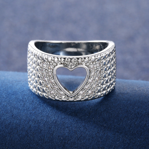 Recommended Autumn New Collection by Cao Shi: Exquisite Hollow Heart Copper Inlaid Diamond Women's Ring, Fashion Accessory Wholesale