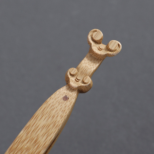 Hand-carved bamboo tea clips, creative tea ceremony accessories, bamboo clips, carbonized non-slip bamboo clips, tea set accessories wholesale