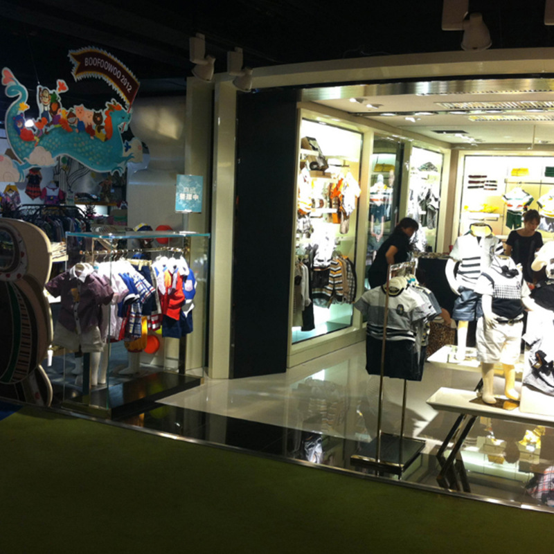 欧式童装整店展柜烤漆异形靠墙陈列柜中岛货架设计母婴专卖店货柜