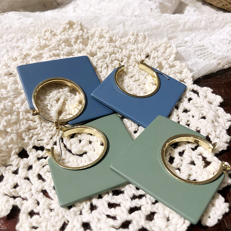 Retro wooden accessory