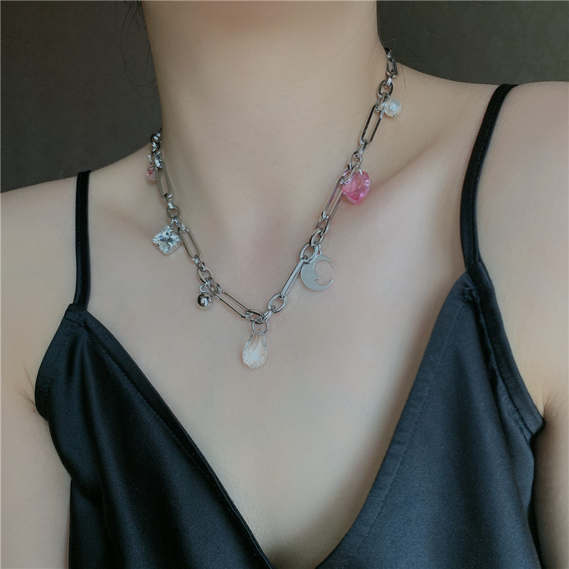 Korea New Niche Short Choker Chain Pink Crystal Pearl Moon Pendant Necklace For Women Wholesale display picture 4