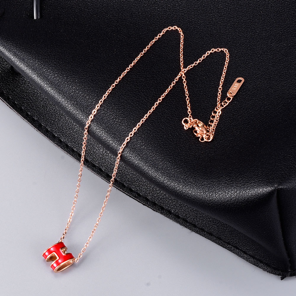 Nihaojewelry Fashion Three-dimensional H Letter Titanium Steel Necklace Wholesale Jewelry display picture 9