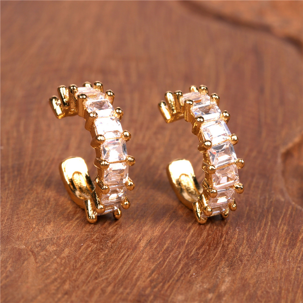 Vente Chaude Nouvelle Mode En Forme De C Non Percé Avec Des Boucles D&#39;oreilles En Cuivre Incrustées De Zircon Nihaojewelry display picture 5