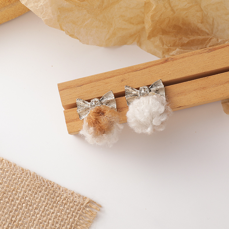 New Soft Lamb Hair Ball Bow Autumn And Winter Earrings display picture 4