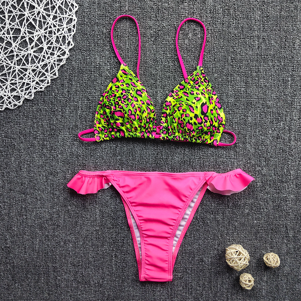 bikini con estampado de leopardo en color fluorescente NSHL31969