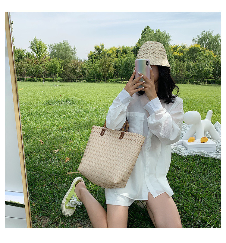 Straw Bag New Retro Large-capacity Vegetable Basket Woven Bag Handbag Square Bag Hand Bag Beach Bag Wholesale Nihaojewelry display picture 4