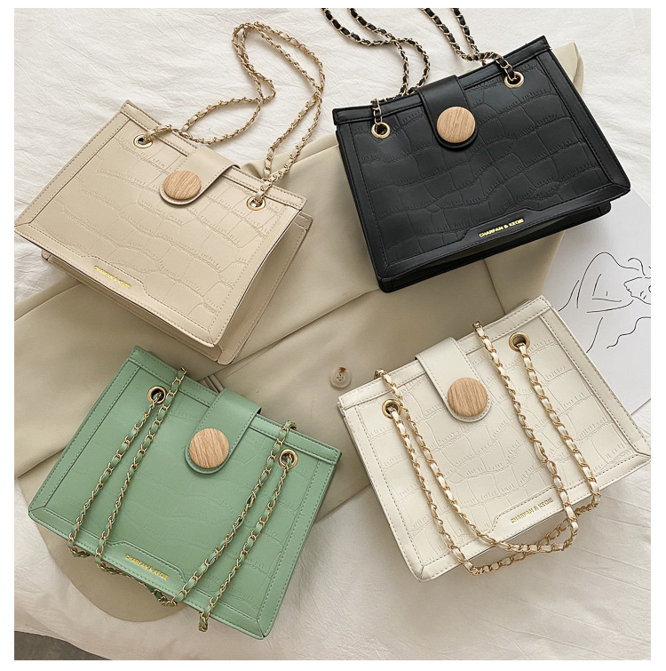 New  Trend Korean Fashion Chain Shoulder Wild Messenger Women's Small Square Bag display picture 37