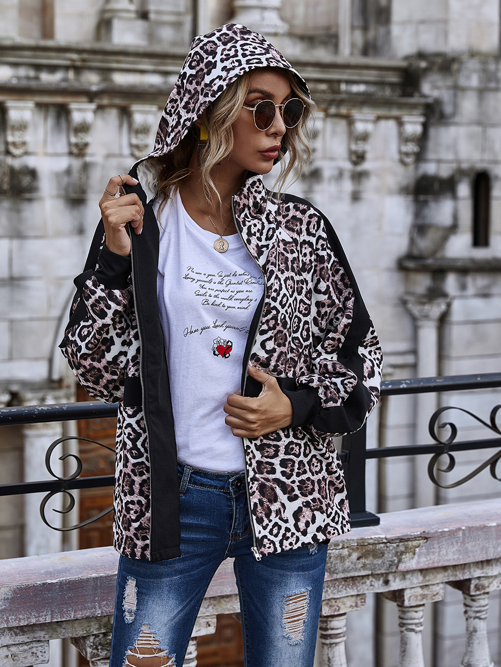 Otoño e invierno nueva venta caliente estampado de leopardo costura chaqueta con capucha NHDF67