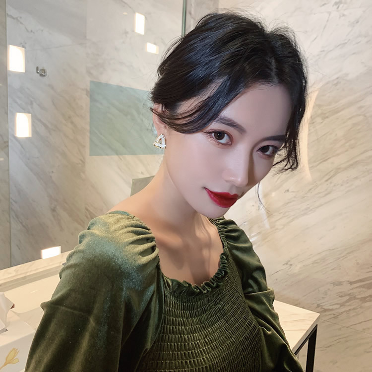 Koreanische Pendler Dreieck Tropf Öl Weiblich 2022 Internet Celebrity Temperament Einfache Earnail Ohrringe_voghion.com