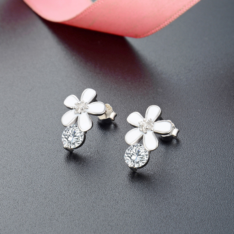 Diamante incrustado flor s925 pendientes de plata dulce fresco Mori pendientes femeninos fuente fábrica al por mayor una semana pendientes
