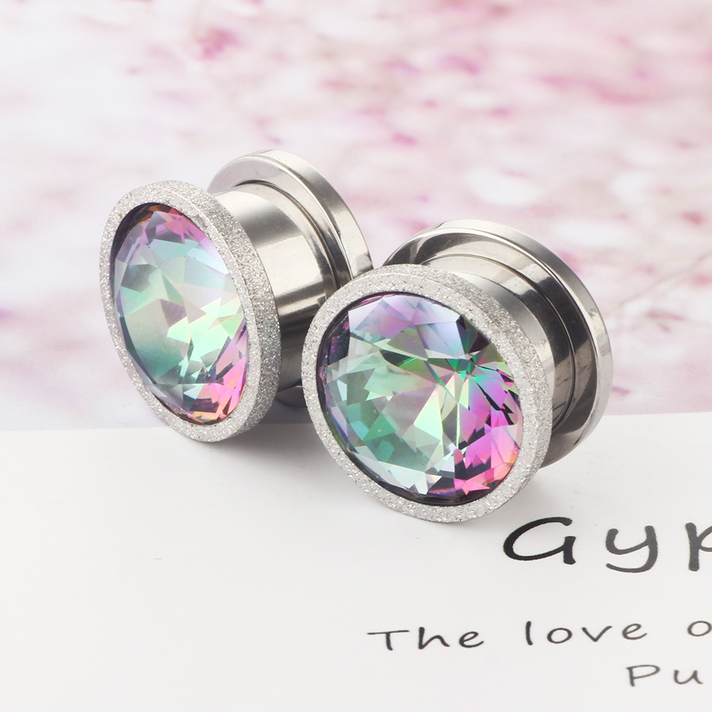 Pointed titanium steel lip stud product view