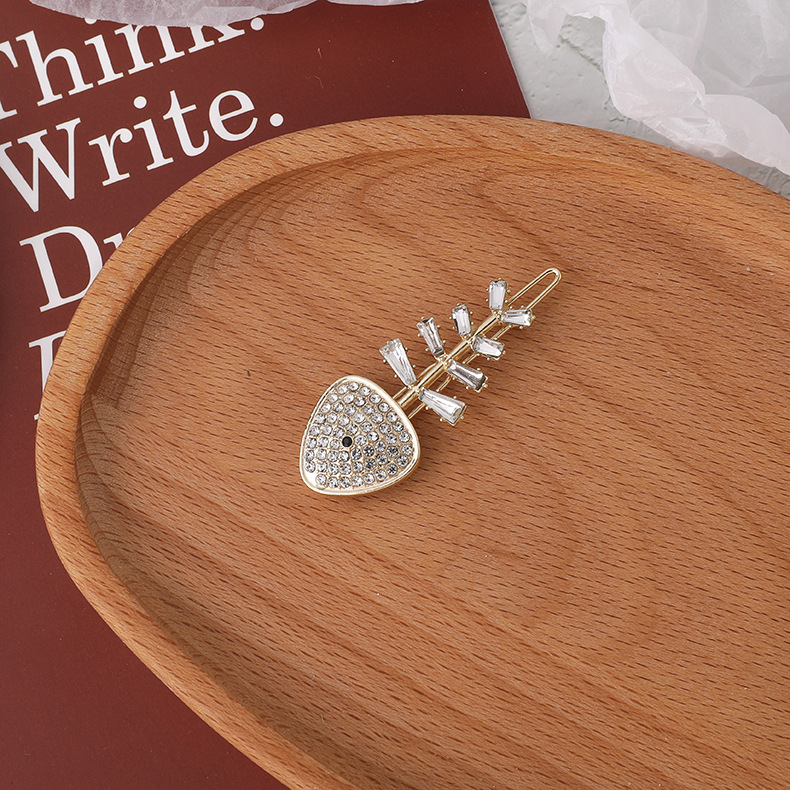 Simple Fish Bone Hair Clip display picture 3