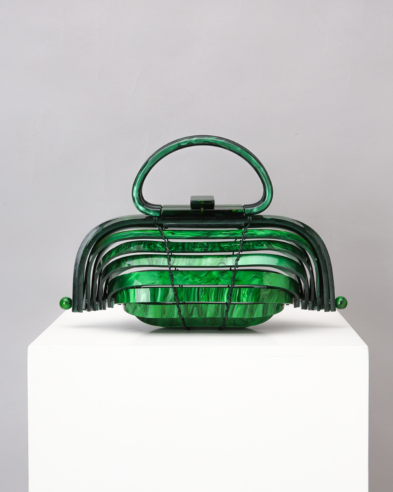 Women's Medium Plastic Solid Color Elegant Streetwear Lock Clasp Handbag display picture 10