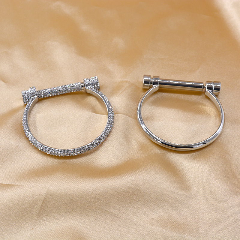 New Full Diamond Horseshoe Screw D-shaped Bracelet Wholesale display picture 4