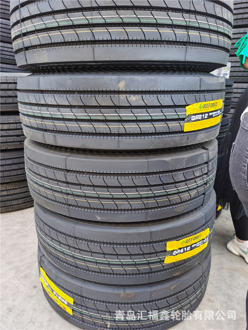 出口供应钢丝丝真空卡车轮胎 285/70R19.5牧场 搅拌机轮胎可拼柜