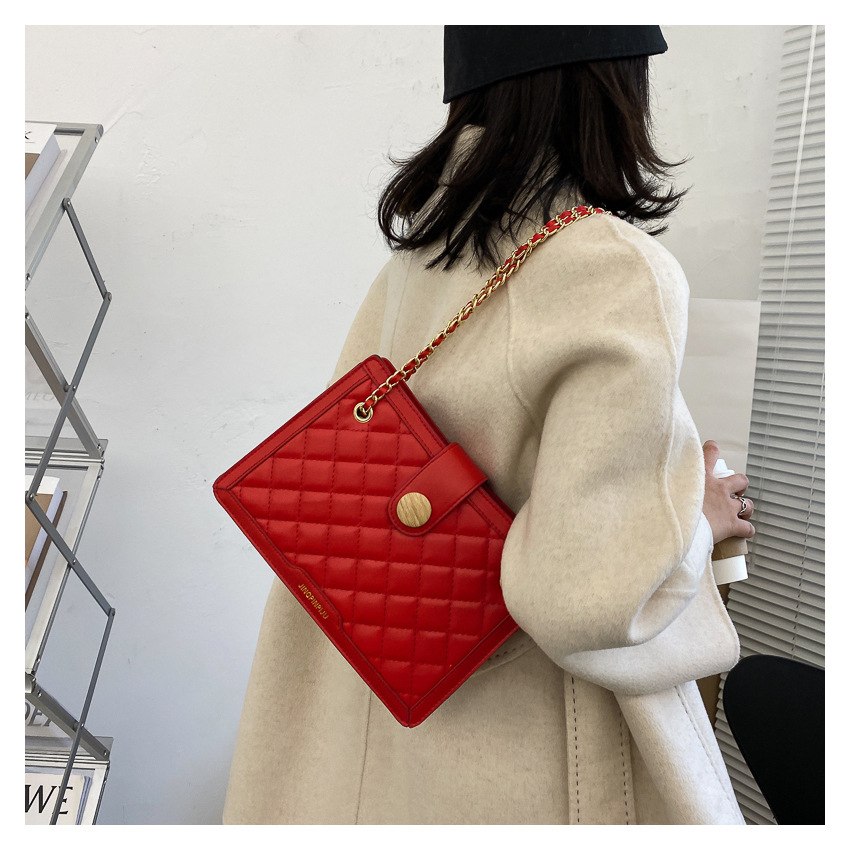 Rhombic Shoulder New Trendy Autumn Small Simple Korean Messenger Bag display picture 10