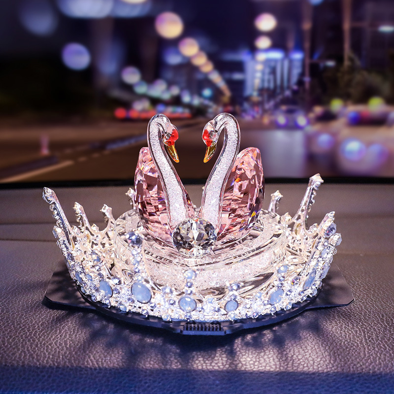 빨간 머리 핑크 백조 향수 시트 + 크라운