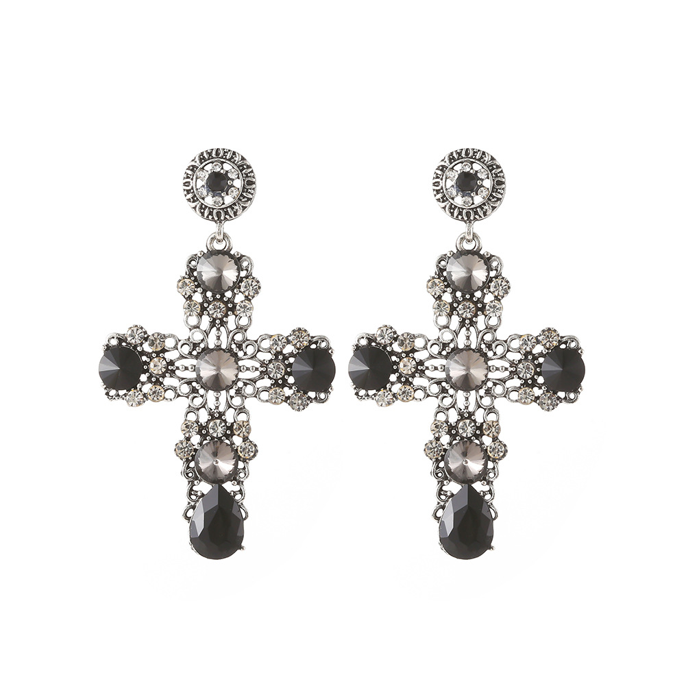 53155 Européen Et Américain Célèbre Croix Strass Boucles D'oreilles Vintage Cour Modèle Style Creux Tout-match Et Frais Boucles D'oreilles display picture 14