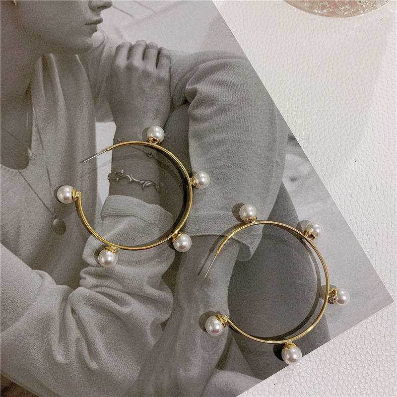 High-quality Pearl Earrings Elegant Exaggerated Large Hoop Earrings Women display picture 5