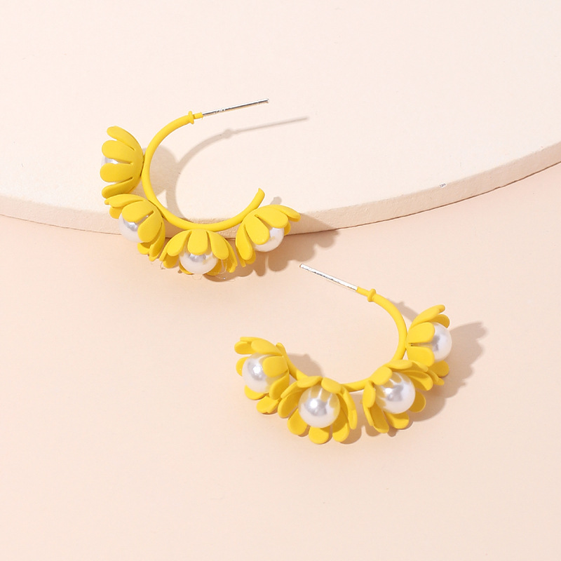 8g Weight Earrings Classification Wedding, Travel Occasion Flower Pattern Women'S Gender Rose Red, Purple, Green, Yellow Color Hot Sale Korea Candy Color Cute Flower Earrings C-shaped Wreath Childlike Pearl Earrings Wholesale Nihaojewelry 2