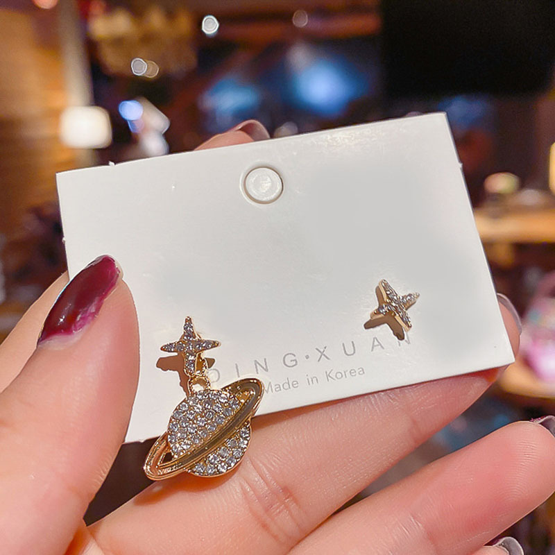 925 Silver Needle Asymmetric Earrings Simple Diamond Star  Korea New Earrings Wholesale Nihaojewelry display picture 5