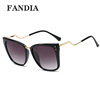 95252 Cross -border hot -selling rivets Fashion box sunglasses women's craft legged high -quality large box sunglasses