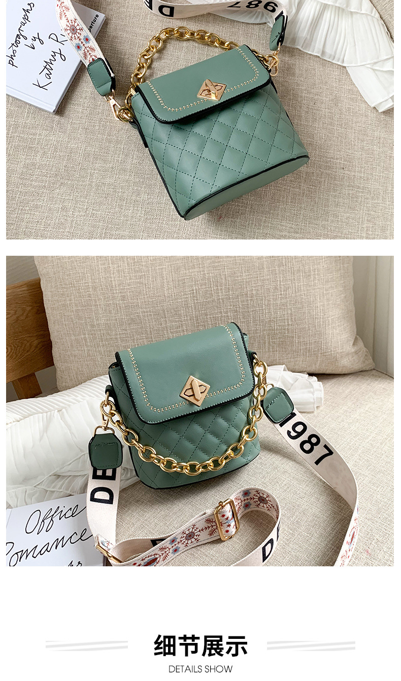 Factory direct sales of new fashionable bags, girls' student bags, women's handbags, high-end premium products, new quality street stall bags detail image 15