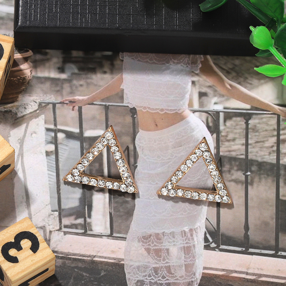 الإبداعية مثلث هندسية أقراط جديد مزاجه أقراط بسيطة العصرية الأقراط الجملة Nihaojewelry display picture 6