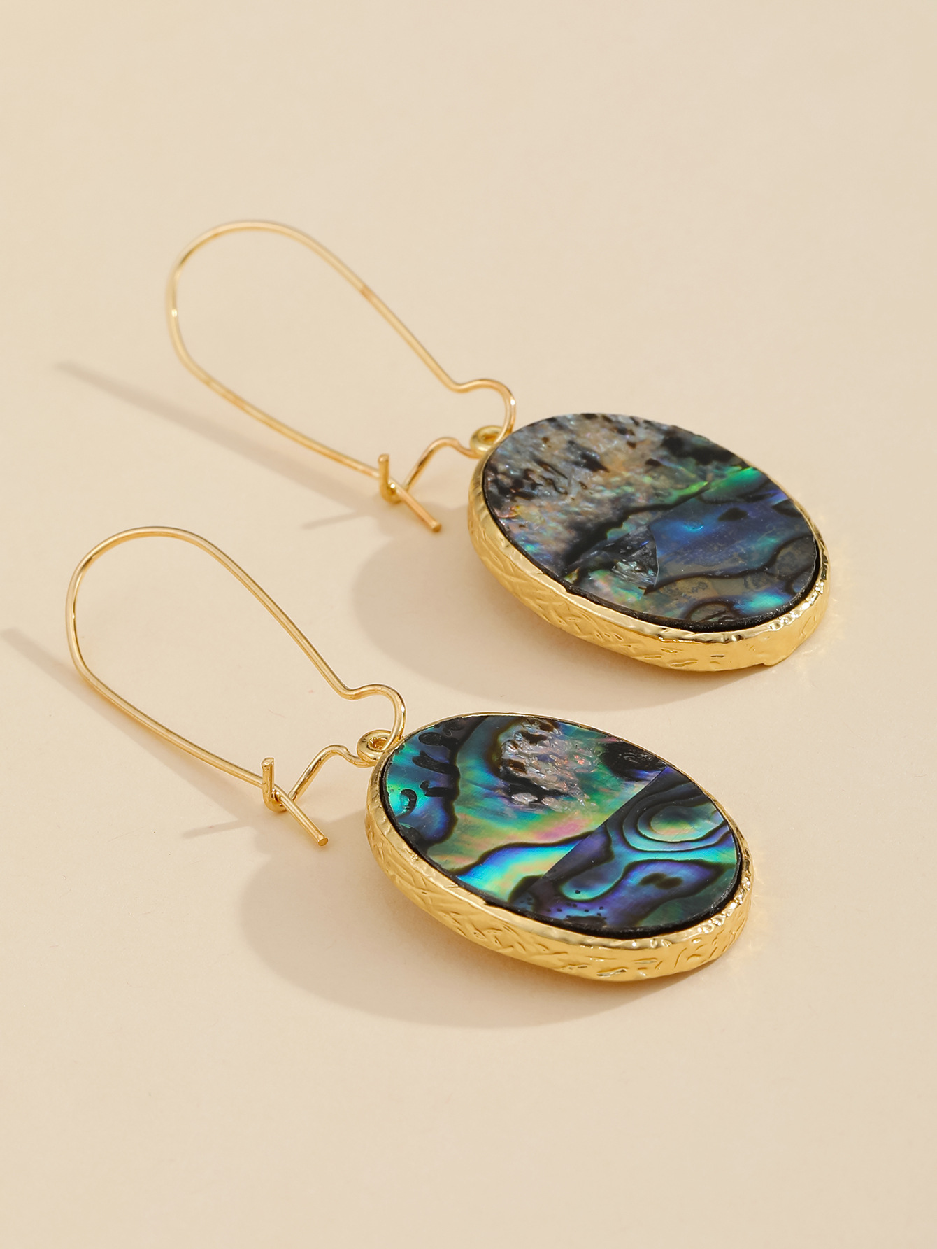 Hot Selling Fashion Imitation Abalone Shell Earrings Wholesale display picture 2