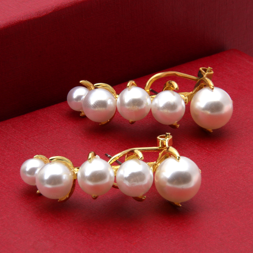 Pearl New Retro Elegant Geometric Earrings display picture 3