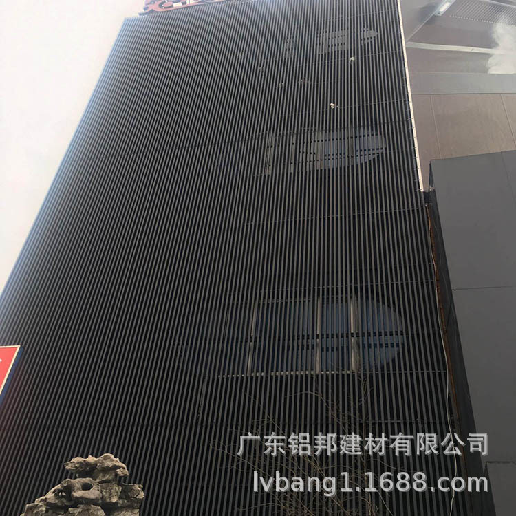 鋁方管外墻.jpg