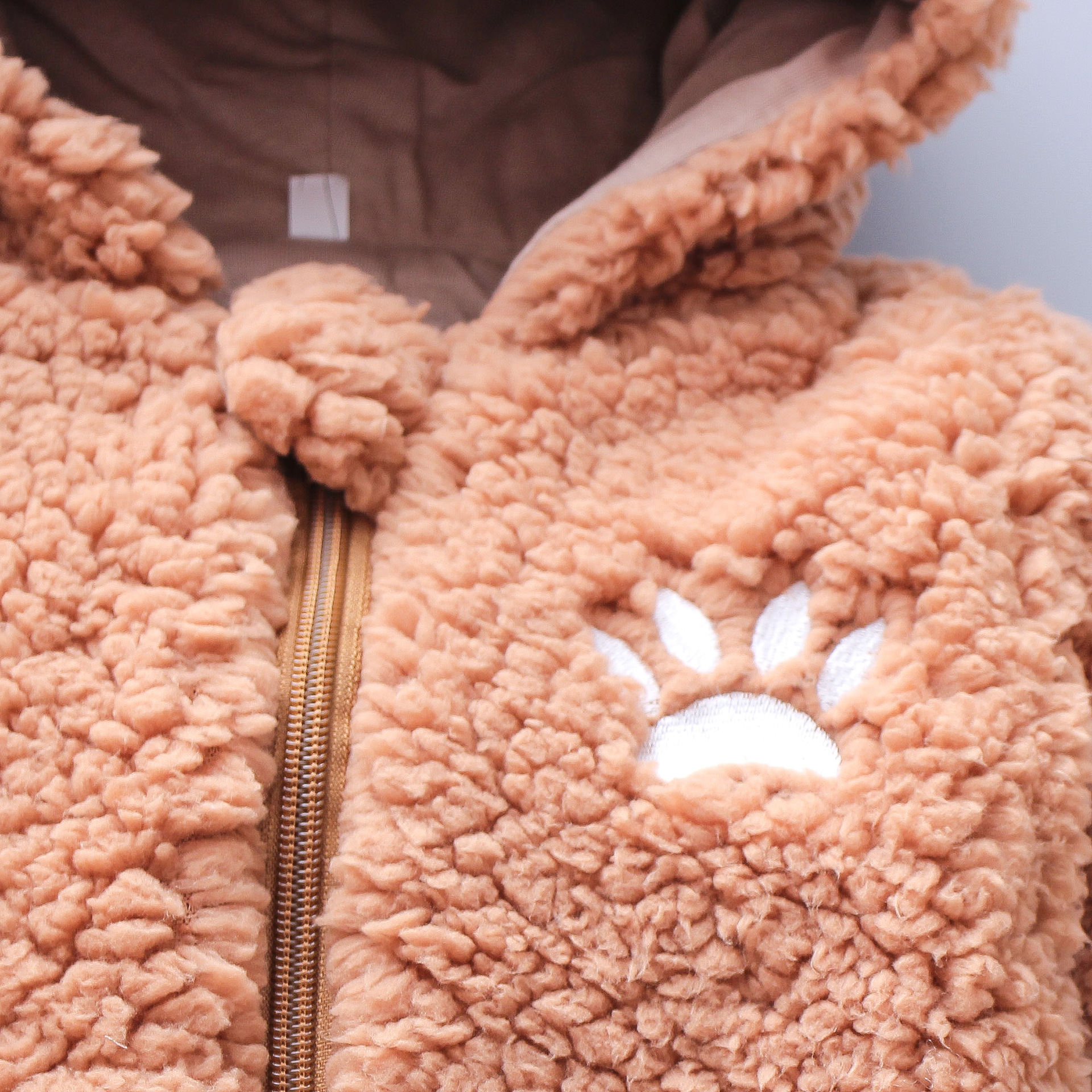 Baby and toddler jumpsuit winter 2024 children's clothing new lamb fur cartoon teddy bear embroidery thick hooded_voghion.com