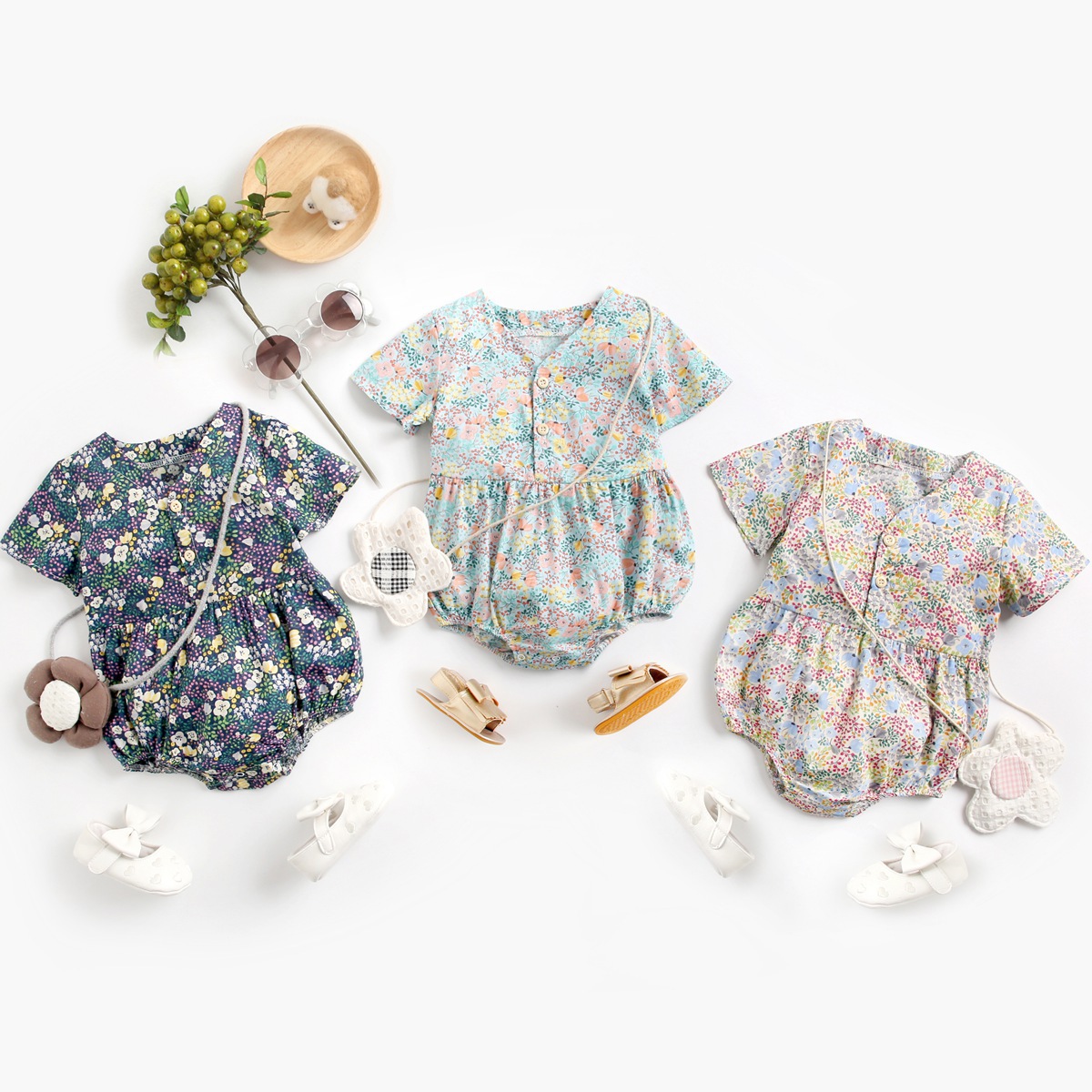 Children's bodysuit for new born