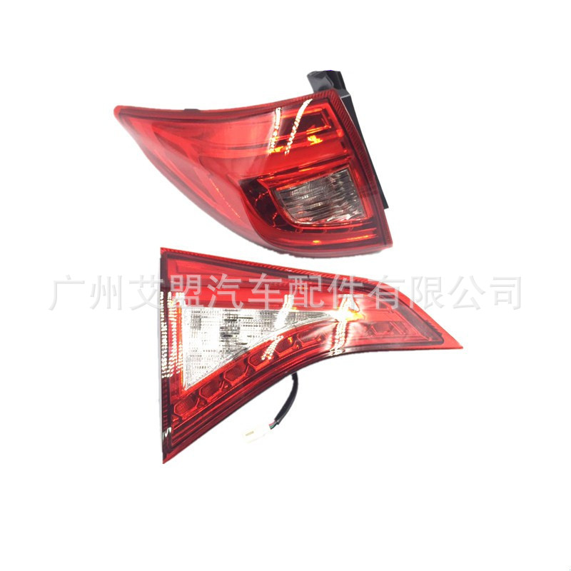 比亚迪宋后尾灯