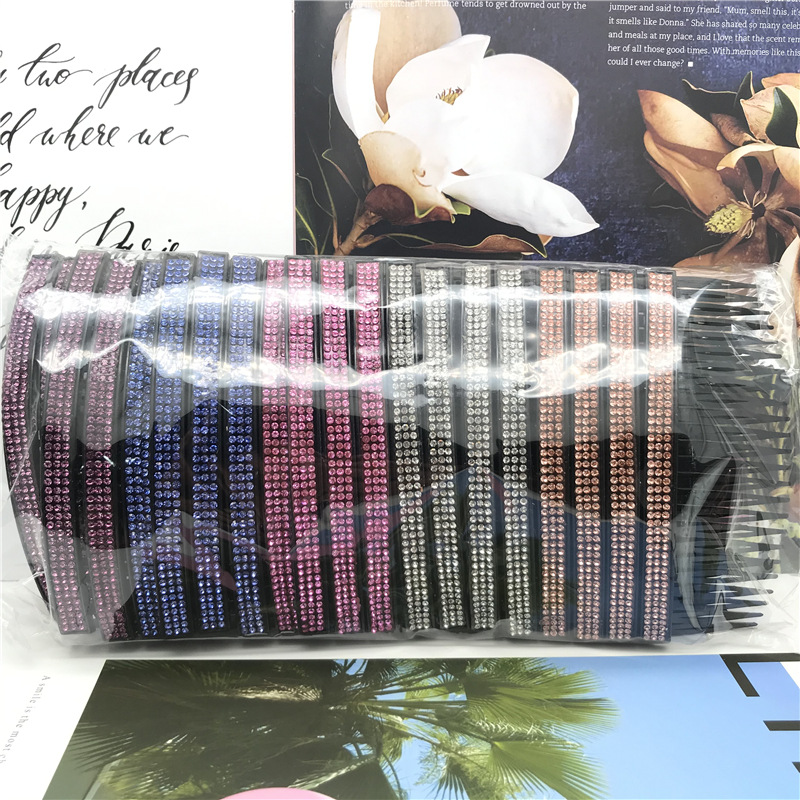 Aproximadamente 13cm alargado de tres filas de Peine de diamante Plaid a granel geométrico negro de dos yuanes accesorios de cabeza de tienda