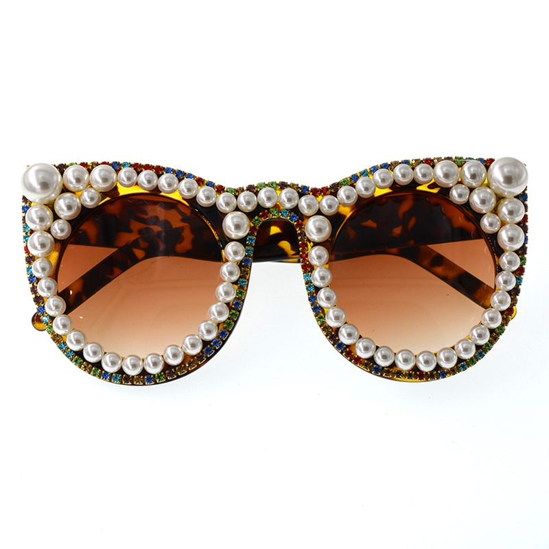 New Fashion Simple Cat Eye Diamond Pearl Sunglasses Stage Catwalk Show Glasses Nihaojewelry Wholesale display picture 7