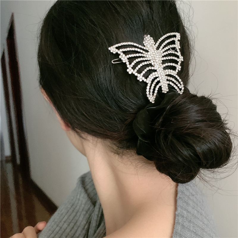 Diamond Retro Hollow Big Butterfly Hair Clip display picture 3