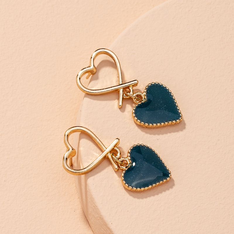 Cute Heart-shaped Earrings display picture 3