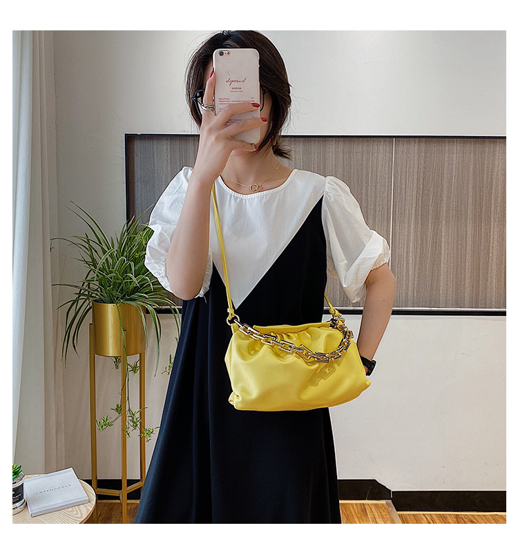 Fashion Fold One-shoulder Underarm Bag display picture 15