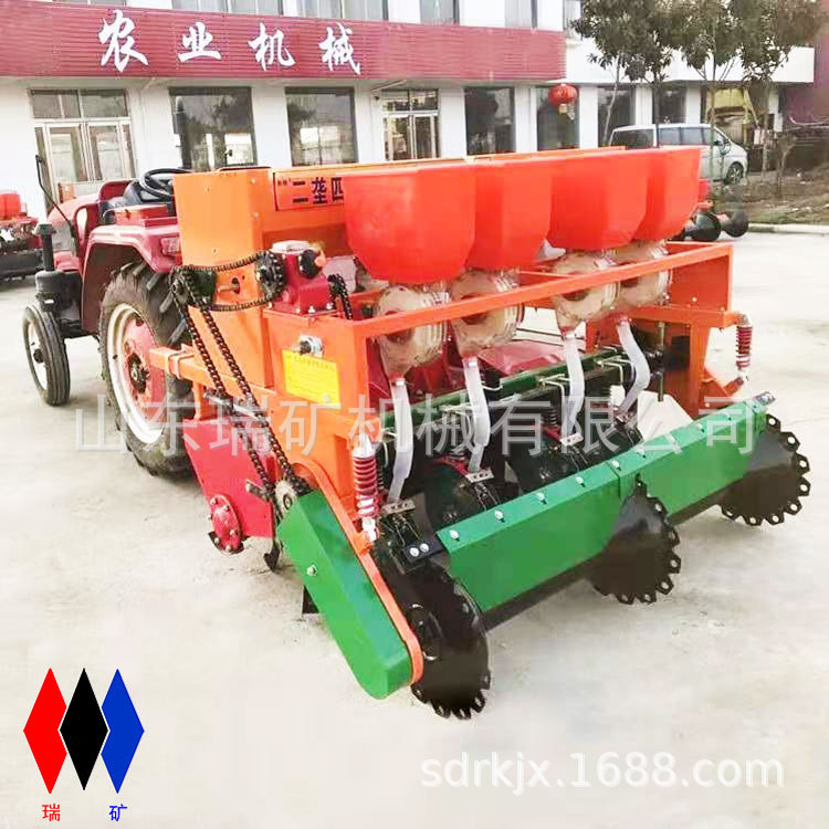 旋耕灭茬玉米大豆精播机花生播种机小麦高粱四轮车带种植施肥一体