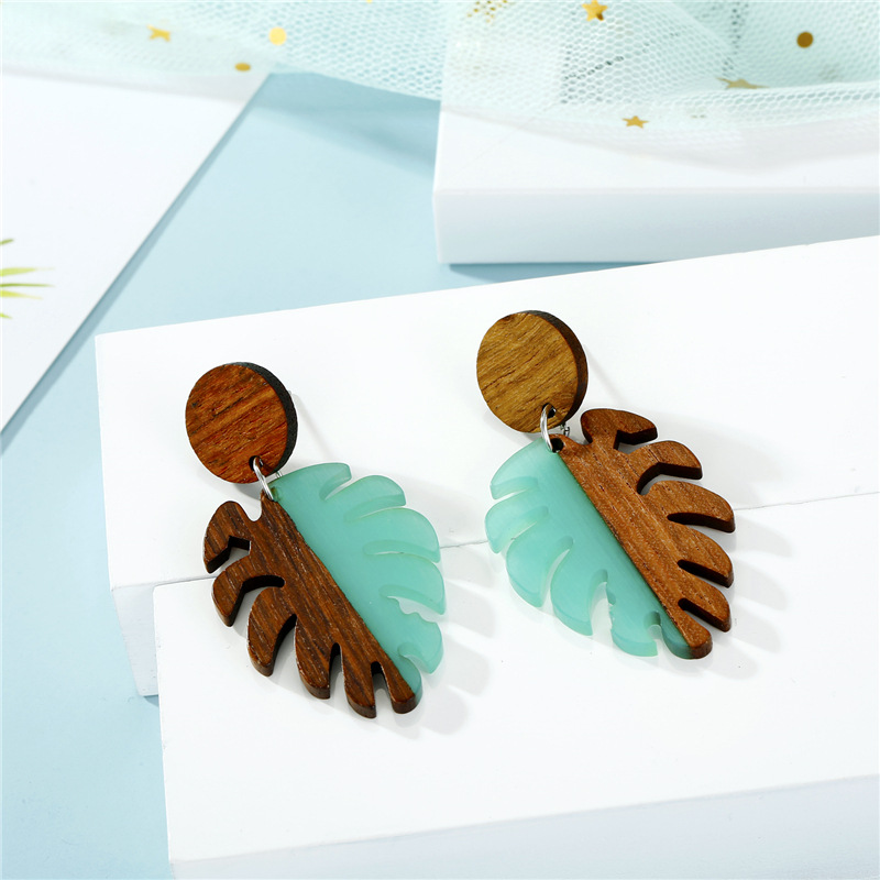 Fashion Hollow Leaf Wood  Retro  Wood Resin Earrings For Women display picture 5