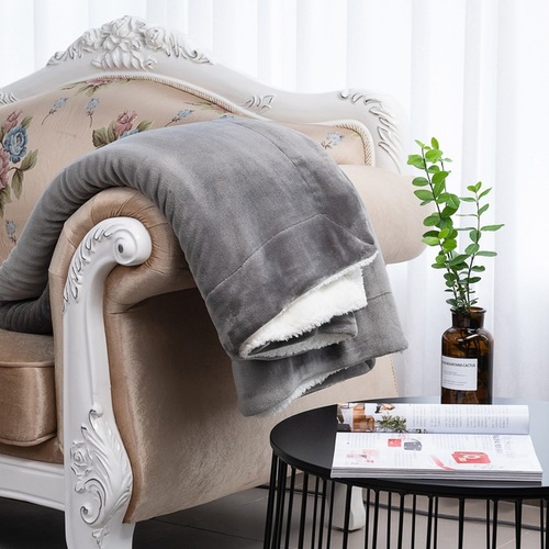 Manufacturer wholesale lamb velvet blanket thickened double layer flannel Shu cotton velvet blanket office car blanket can add LOGO