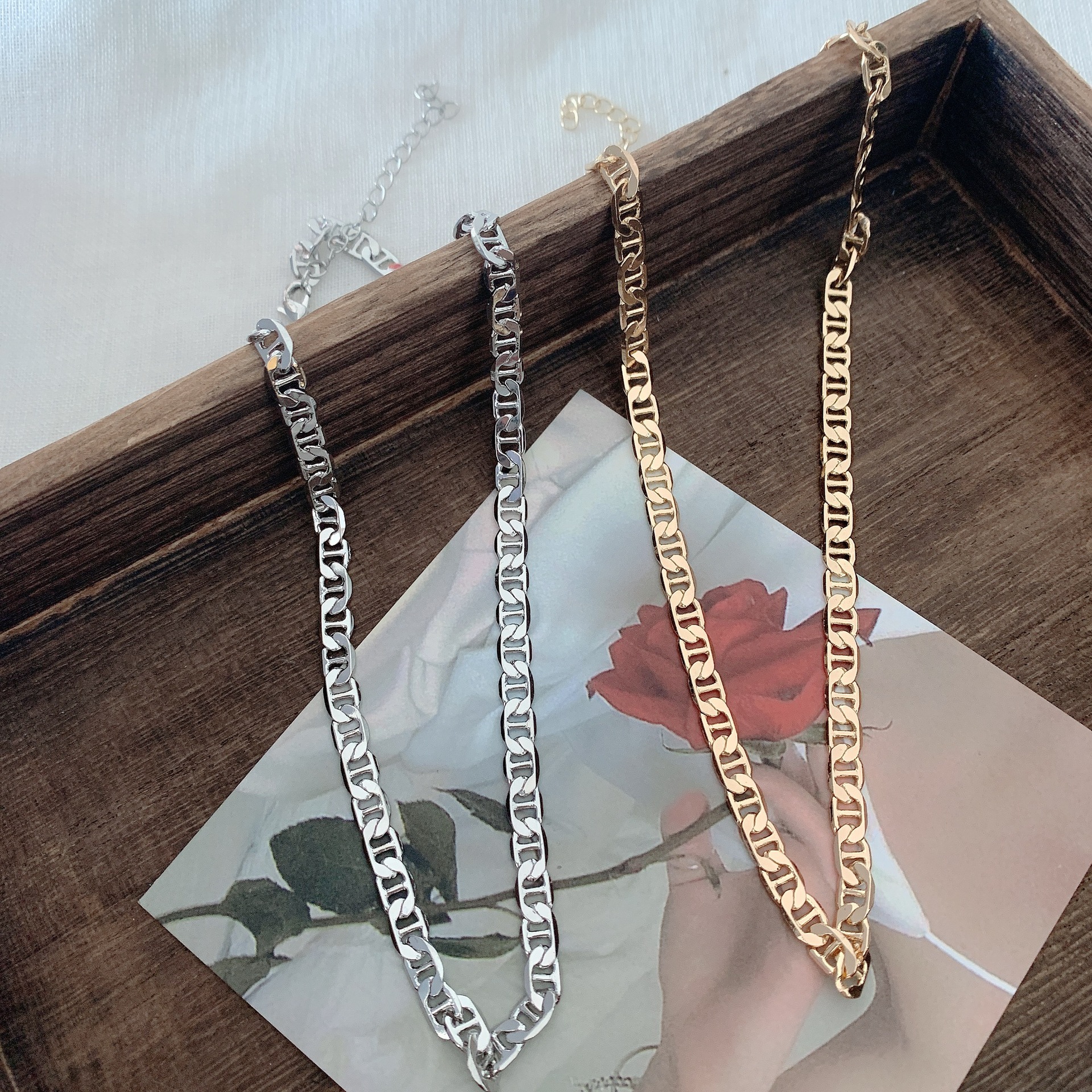 Korea's New Surface Brass Wide Version Chain Necklace Wild Clavicle Chain Choker display picture 7