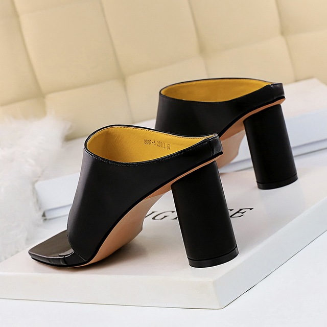 British style rough heel cutout square toe clip simple women’s sandals