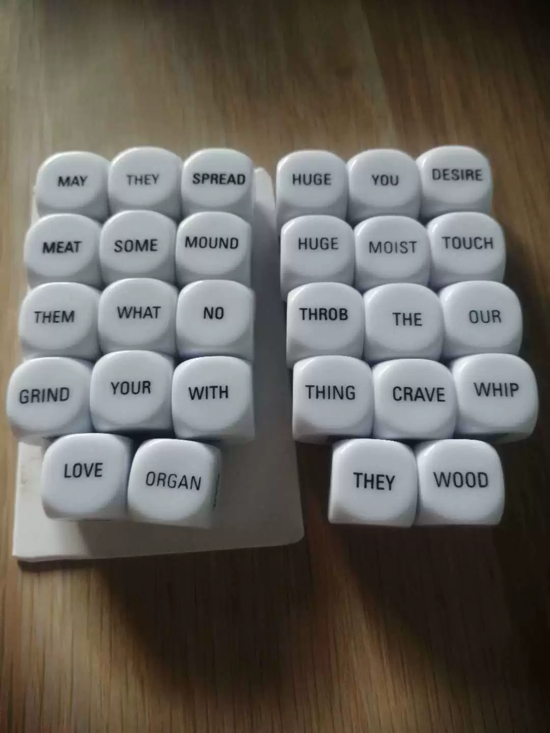 Английский кости, письмо кости, кости шелковой ширмы, логотип кости, шаблон кости